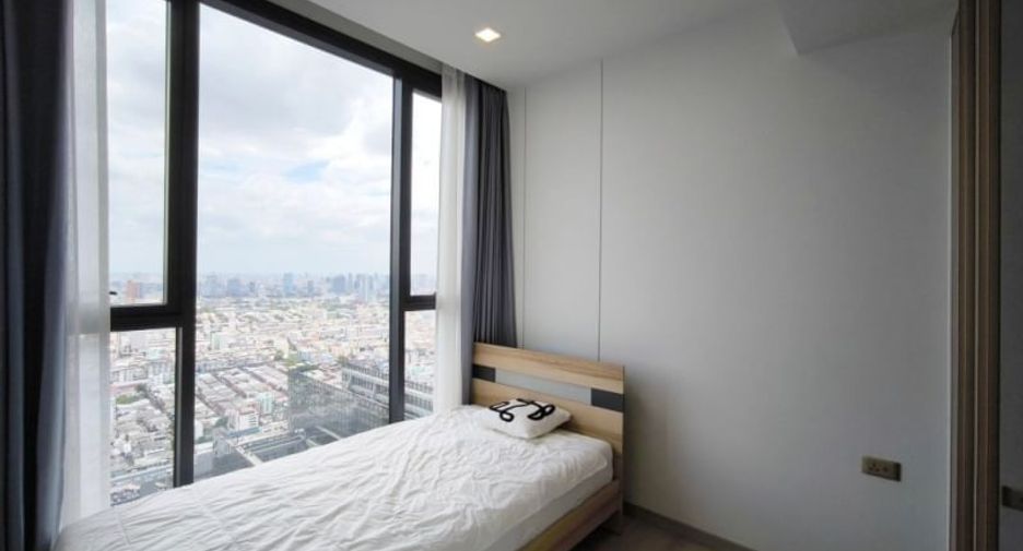 For rent 2 bedrooms condo in Huai Khwang, Bangkok