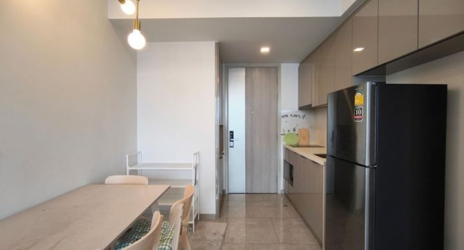 For rent 2 bedrooms condo in Huai Khwang, Bangkok