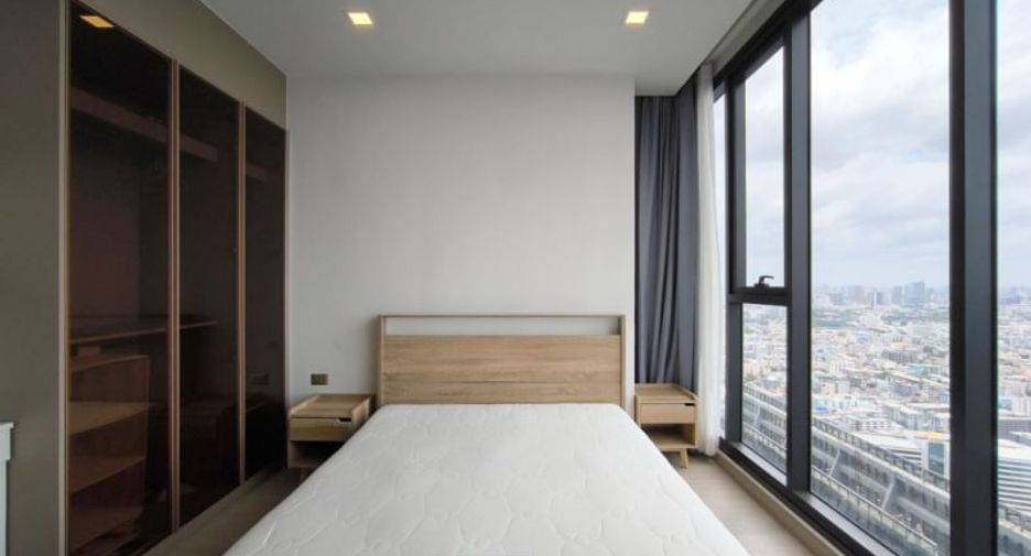 For rent 2 bedrooms condo in Huai Khwang, Bangkok