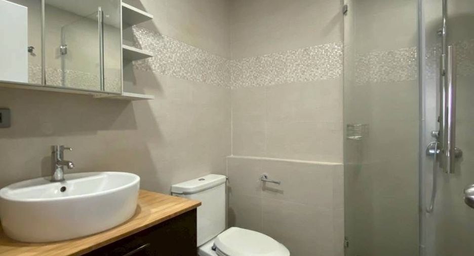 For rent 3 bedrooms condo in Watthana, Bangkok