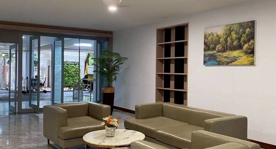 For rent 3 bedrooms condo in Watthana, Bangkok