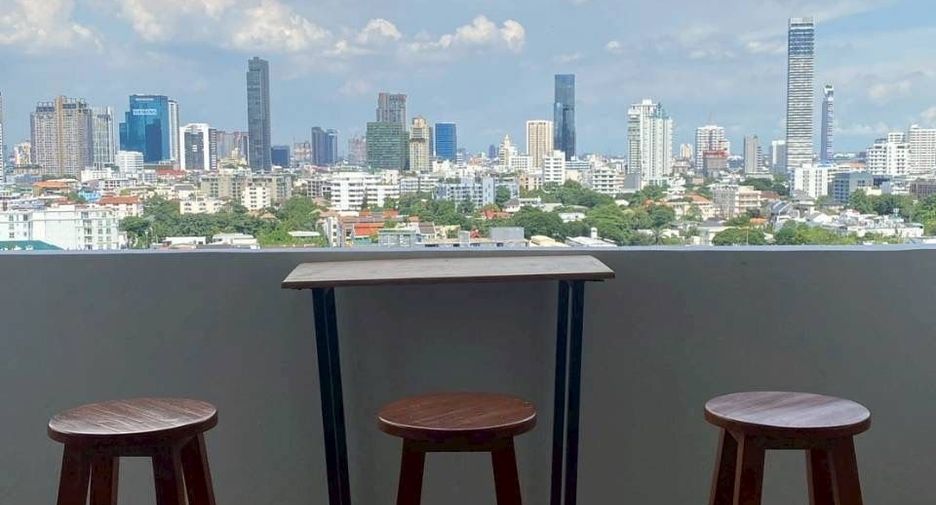For rent 3 bedrooms condo in Watthana, Bangkok