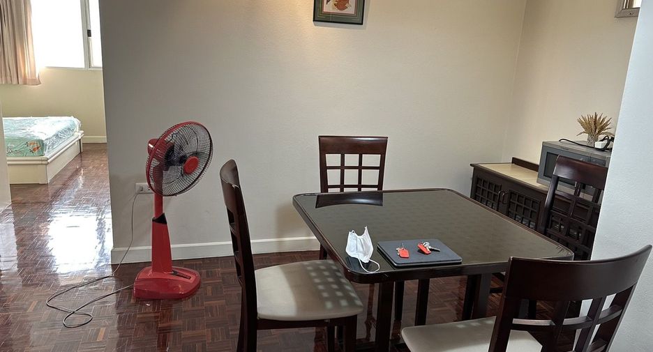 For rent 1 bed condo in Watthana, Bangkok