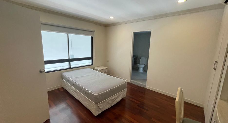 For rent 3 bedrooms apartment in Khlong Toei, Bangkok