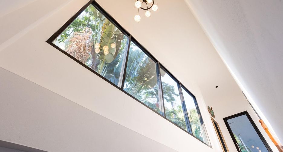 For rent 5 bedrooms villa in Mueang Phuket, Phuket