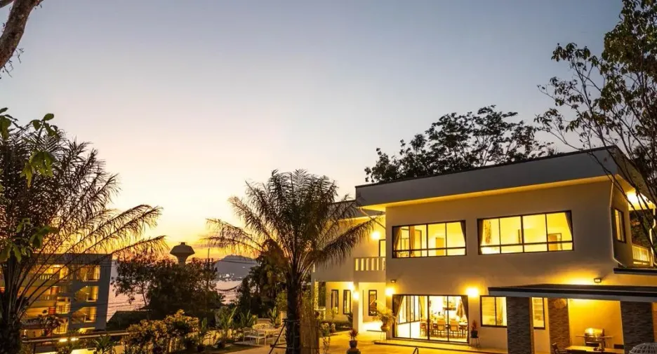 For rent 5 bedrooms villa in Mueang Phuket, Phuket
