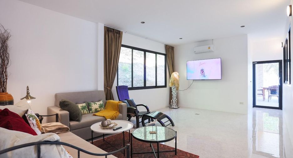 For rent 5 bedrooms villa in Mueang Phuket, Phuket