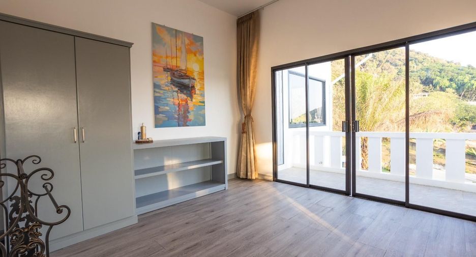 For rent 5 bedrooms villa in Mueang Phuket, Phuket