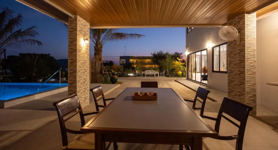 For rent 5 bedrooms villa in Mueang Phuket, Phuket
