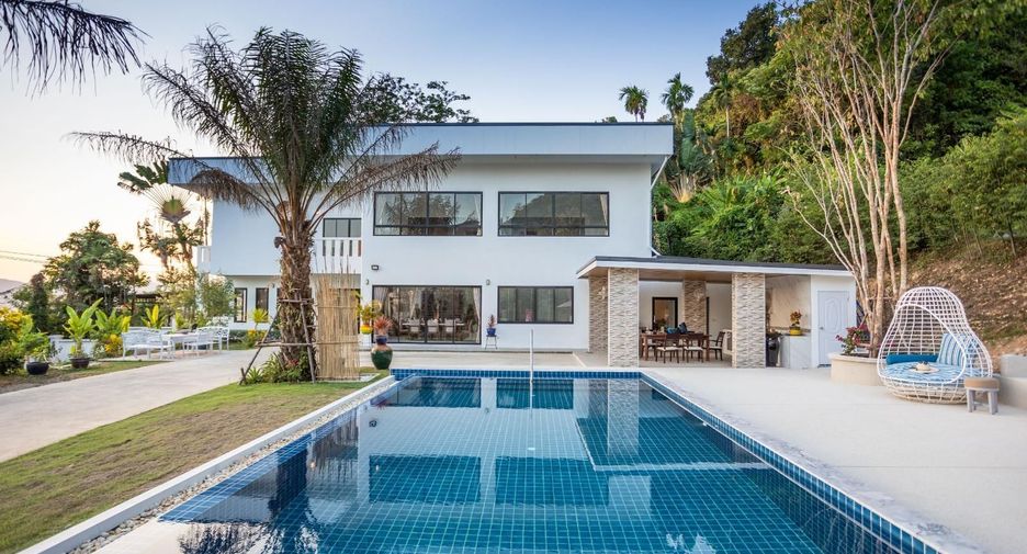 For rent 5 bedrooms villa in Mueang Phuket, Phuket