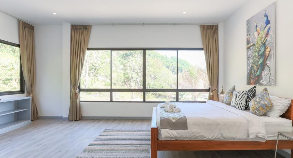 For rent 5 bedrooms villa in Mueang Phuket, Phuket