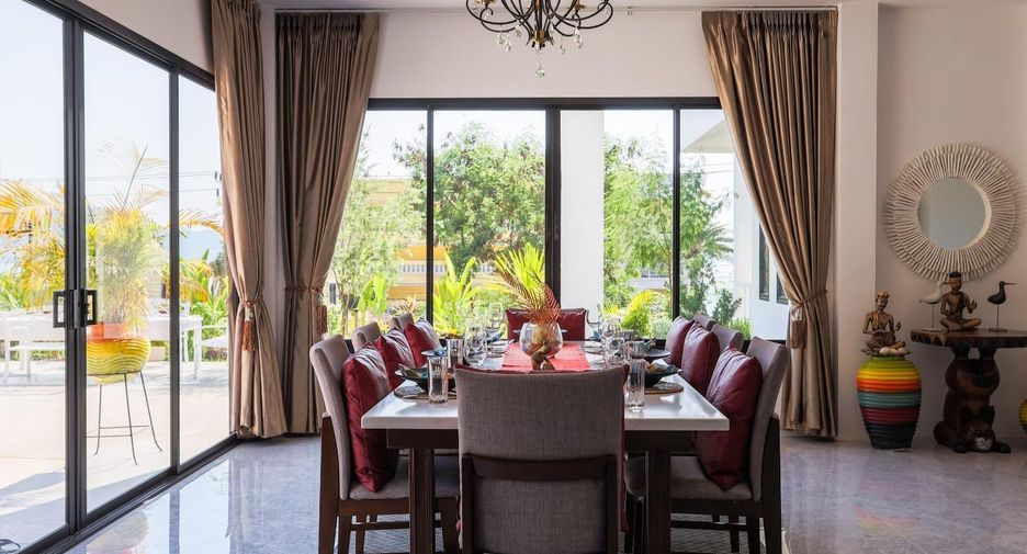 For rent 5 bedrooms villa in Mueang Phuket, Phuket