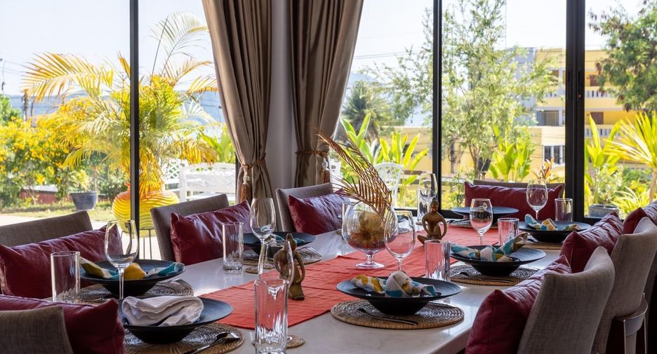 For rent 5 bedrooms villa in Mueang Phuket, Phuket