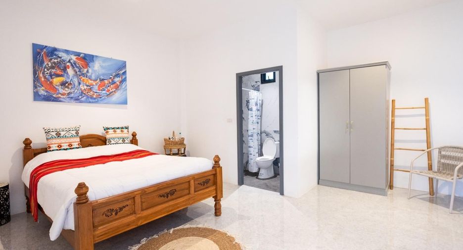 For rent 5 bedrooms villa in Mueang Phuket, Phuket