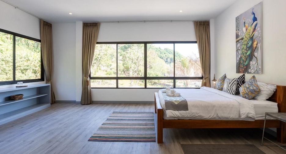 For rent 5 bedrooms villa in Mueang Phuket, Phuket