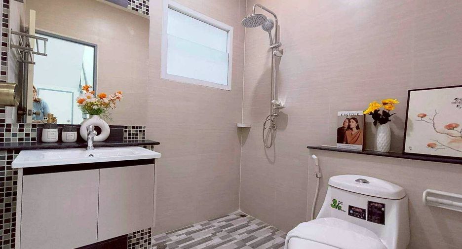 For sale 4 bedrooms house in Khlong Sam Wa, Bangkok