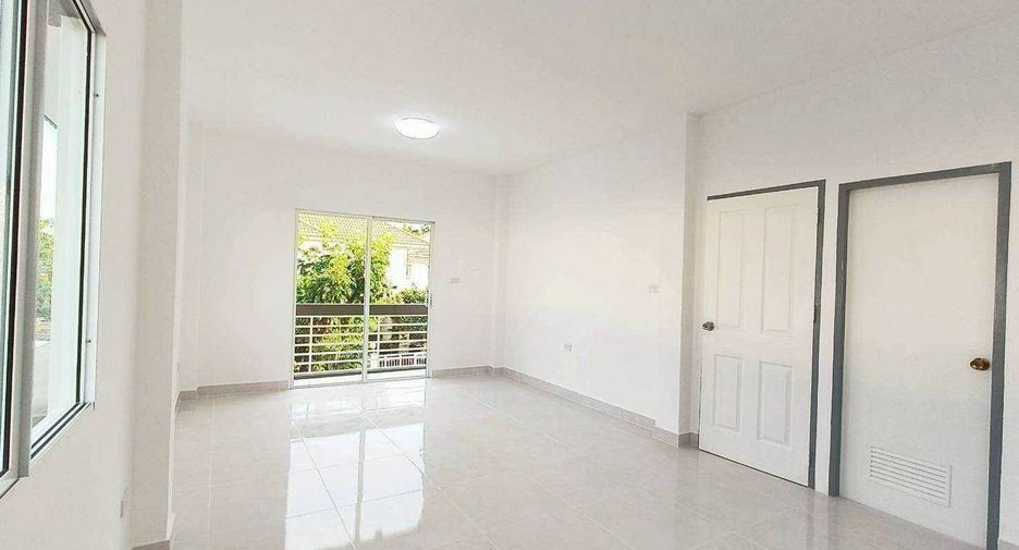 For sale 4 bedrooms house in Khlong Sam Wa, Bangkok