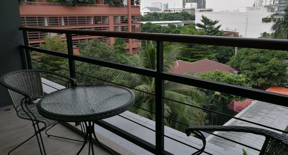 For rent 2 bedrooms condo in Khlong Toei, Bangkok