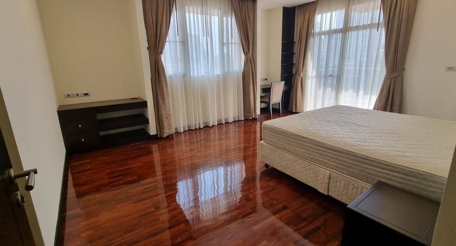 For rent 3 bedrooms apartment in Watthana, Bangkok