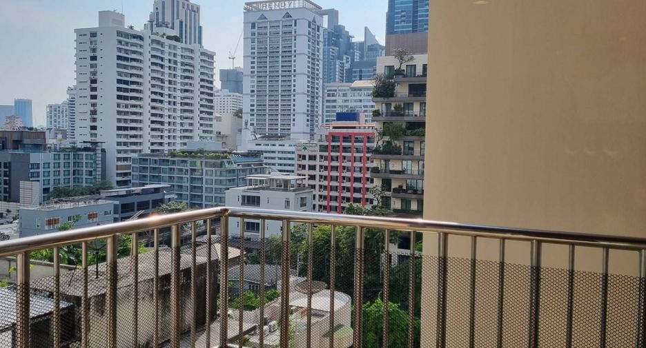 For rent 3 bedrooms apartment in Watthana, Bangkok