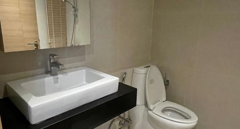 For rent 2 ベッドルーム condo in Watthana, Bangkok