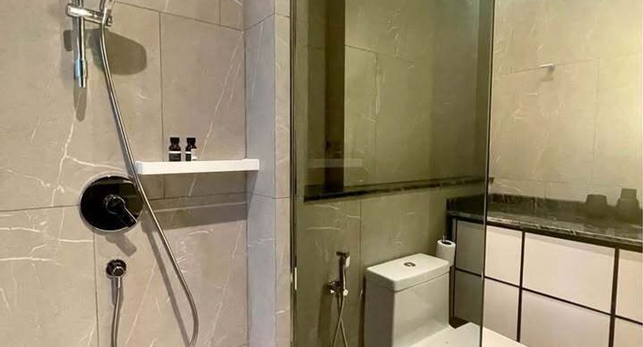 Аренда 2 спальни кондо в Щаттхана, Бангкок