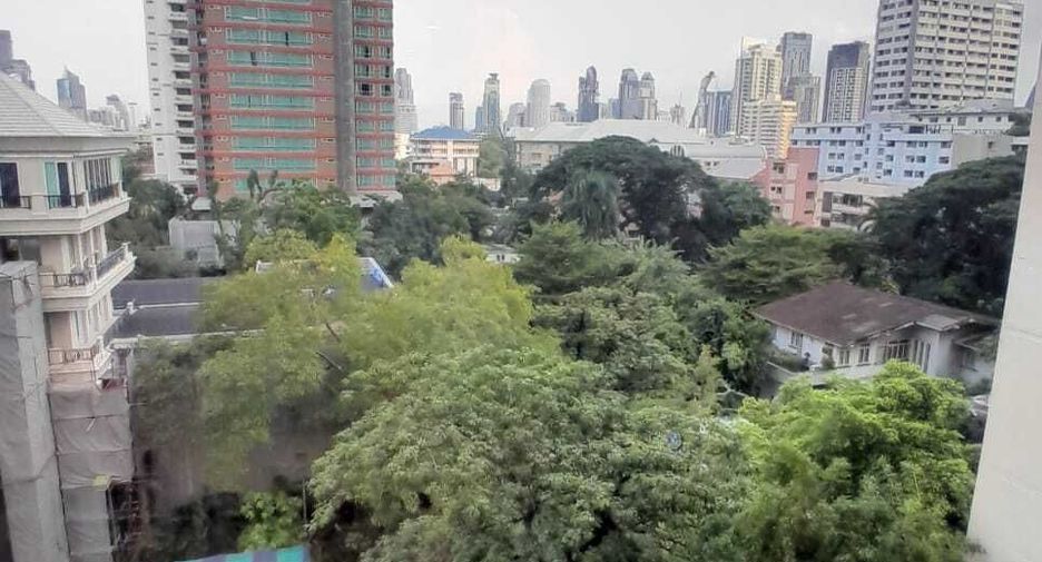 For rent 2 bedrooms condo in Khlong Toei, Bangkok