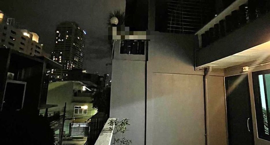 For rent 2 bedrooms house in Sathon, Bangkok