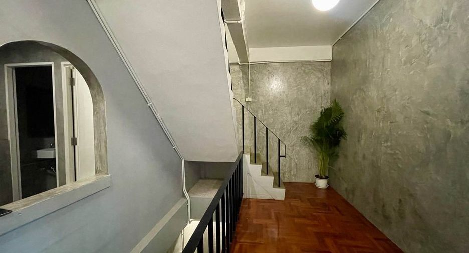 For rent 2 bedrooms house in Sathon, Bangkok