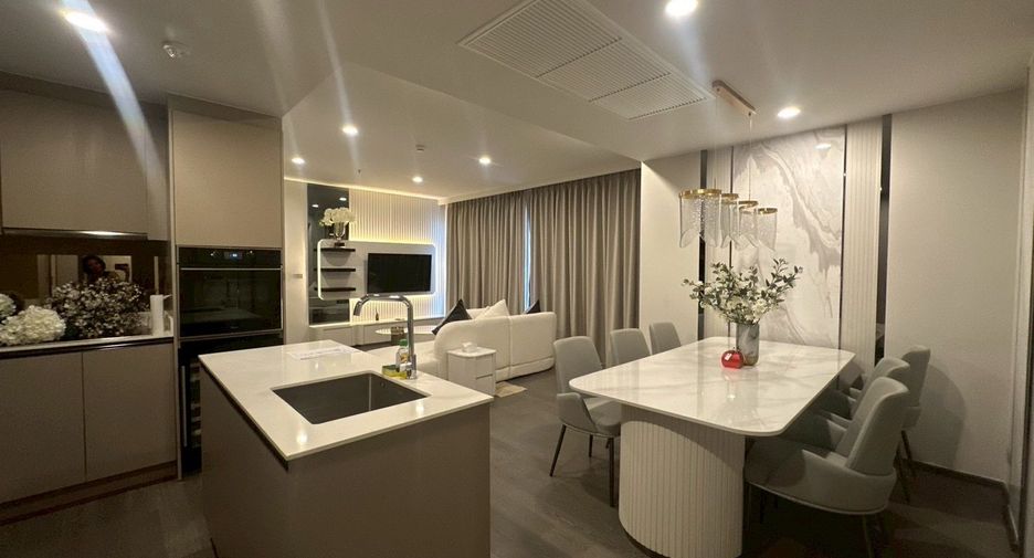For rent 3 bedrooms condo in Khlong Toei, Bangkok