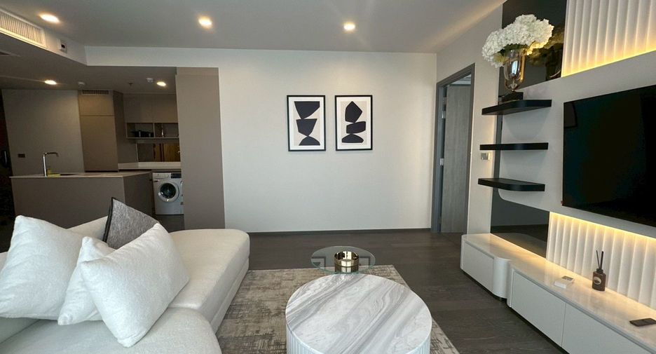 For rent 3 bedrooms condo in Khlong Toei, Bangkok