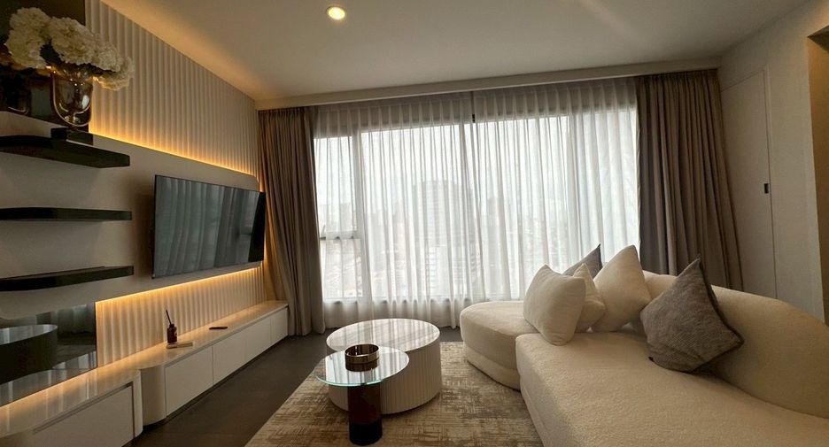 For rent 3 bedrooms condo in Khlong Toei, Bangkok
