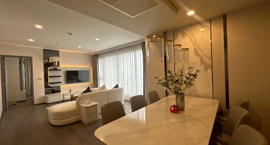 For rent 3 bedrooms condo in Khlong Toei, Bangkok