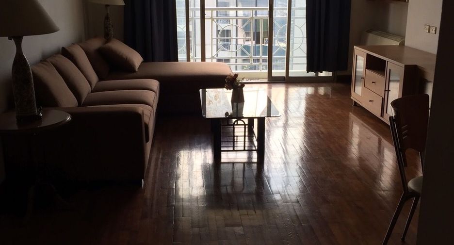 For rent 2 bedrooms condo in Watthana, Bangkok