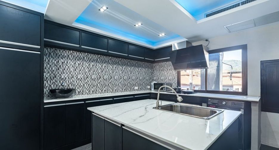 For rent 3 bedrooms apartment in Mueang Phuket, Phuket