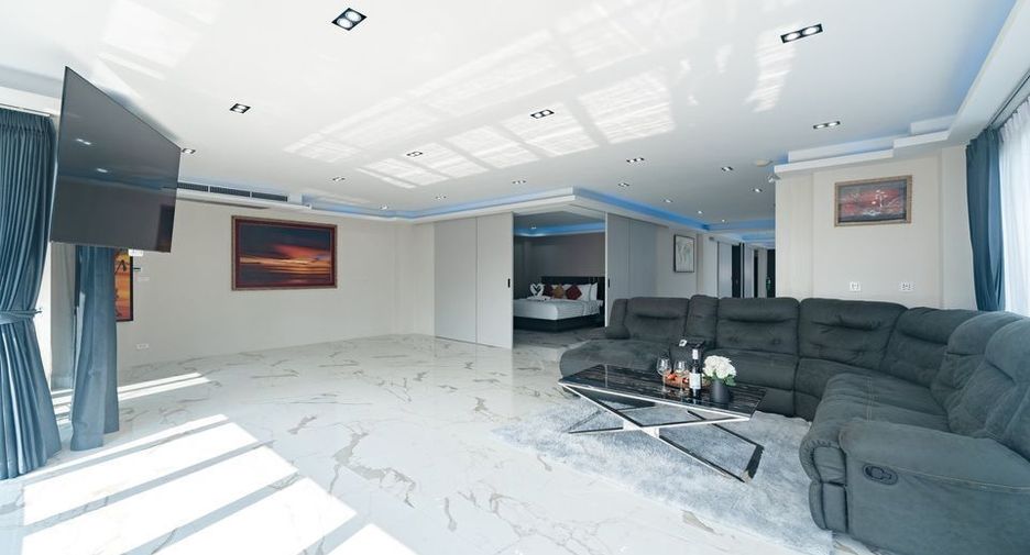 For rent 3 bedrooms apartment in Mueang Phuket, Phuket