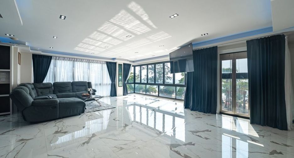 For rent 3 bedrooms apartment in Mueang Phuket, Phuket