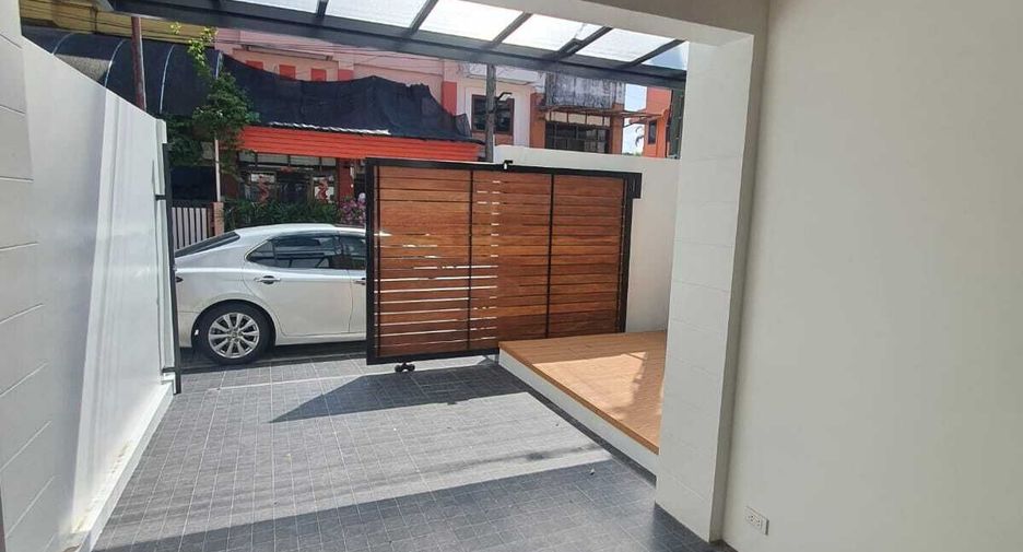 For rent 3 bedrooms townhouse in Mueang Phuket, Phuket