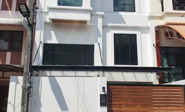 For rent 3 bedrooms townhouse in Mueang Phuket, Phuket