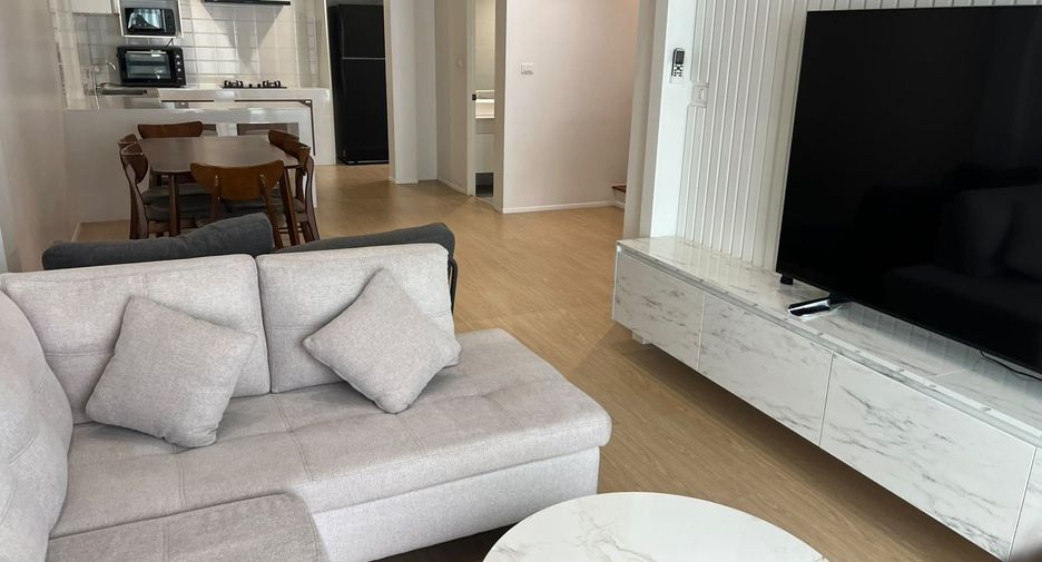 For rent 3 bedrooms townhouse in Mueang Phuket, Phuket