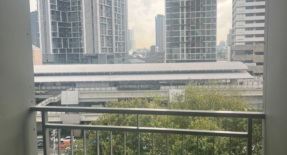 Condo en alquiler de 1 habitaciones en Khlong San, Bangkok