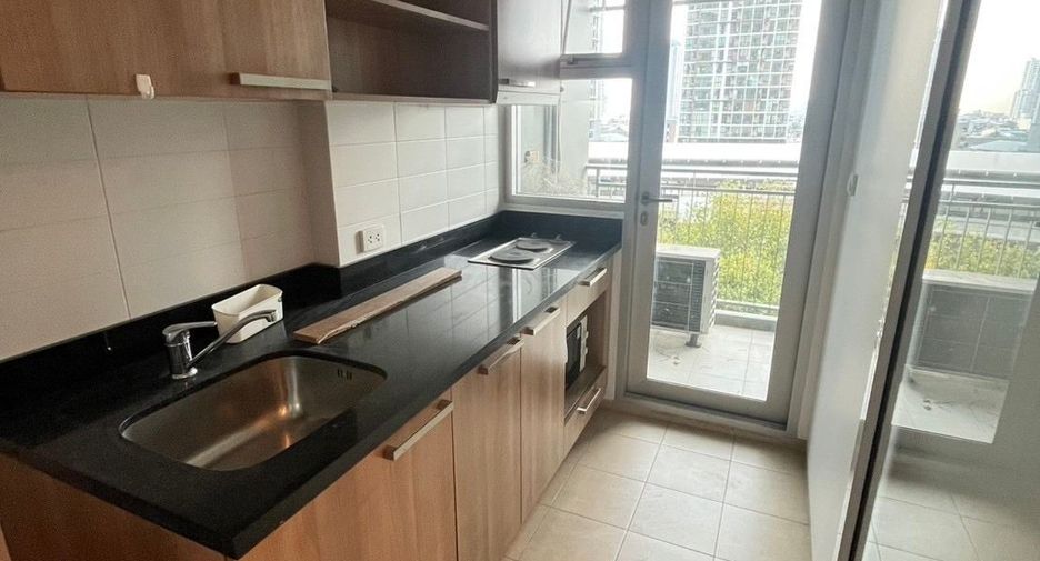 Condo en alquiler de 1 habitaciones en Khlong San, Bangkok