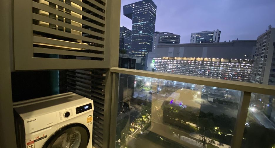 Wohnung zur Miete mit Studio in Huai Khwang, Bangkok