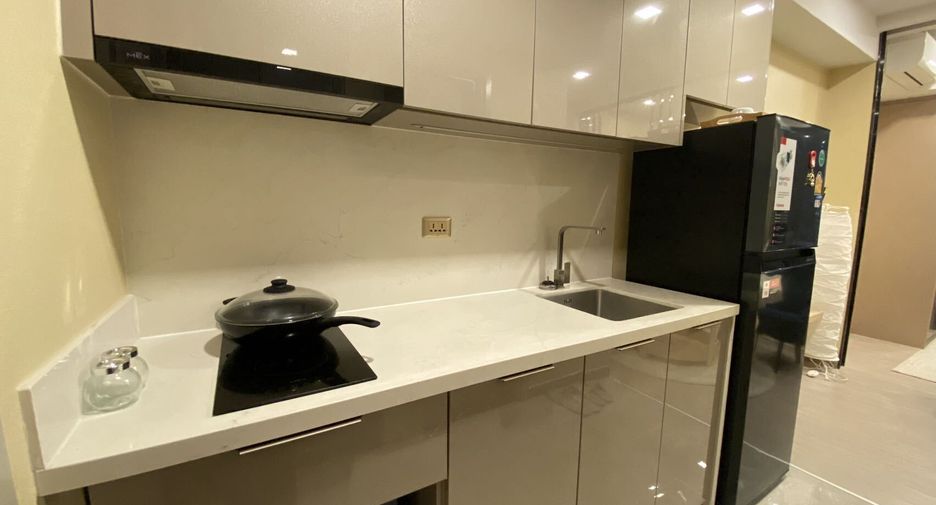 Wohnung zur Miete mit Studio in Huai Khwang, Bangkok