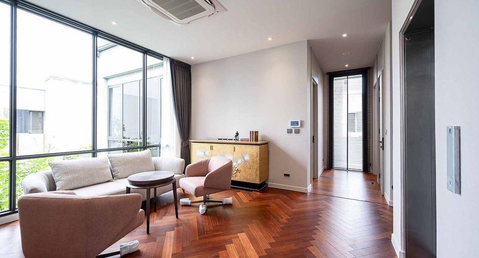 For rent 4 bedrooms house in Suan Luang, Bangkok