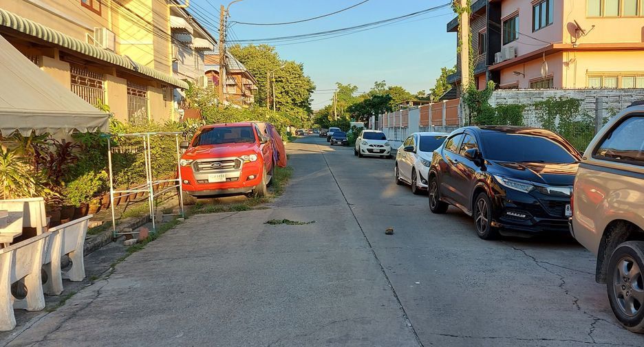 For sale 2 ベッドルーム townhouse in Mueang Samut Prakan, Samut Prakan