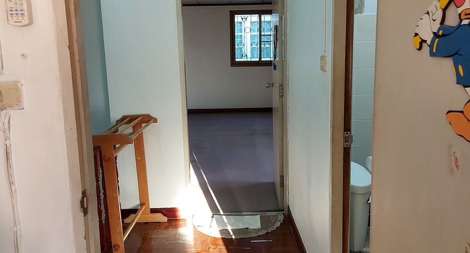 For sale 2 ベッドルーム townhouse in Mueang Samut Prakan, Samut Prakan