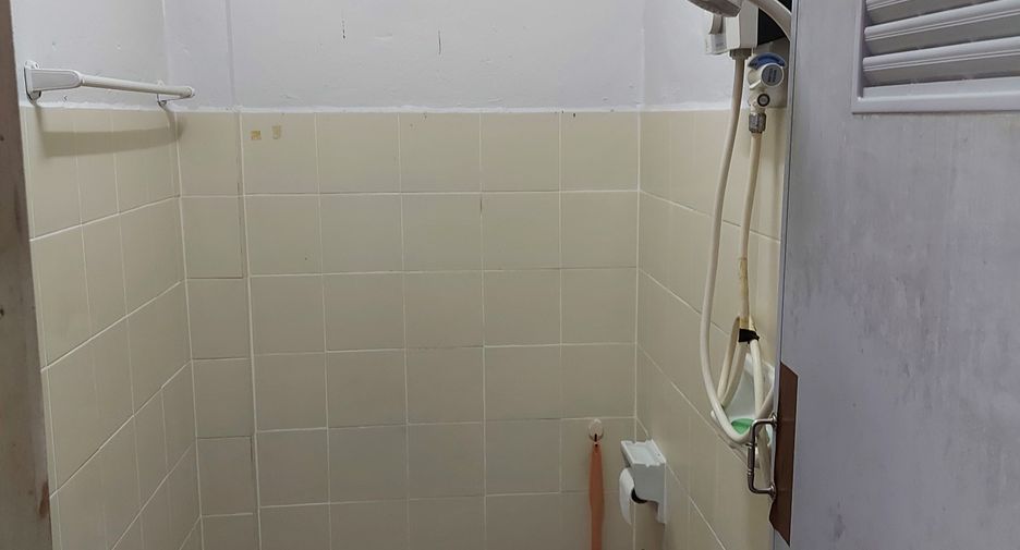 For sale 2 ベッドルーム townhouse in Mueang Samut Prakan, Samut Prakan