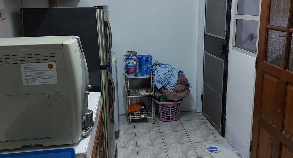 For sale 2 ベッドルーム townhouse in Mueang Samut Prakan, Samut Prakan