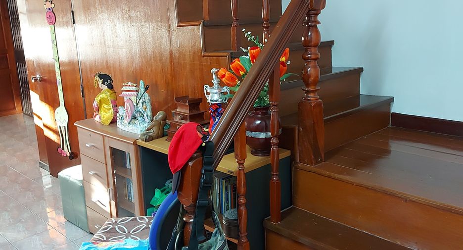 For sale 2 ベッドルーム townhouse in Mueang Samut Prakan, Samut Prakan